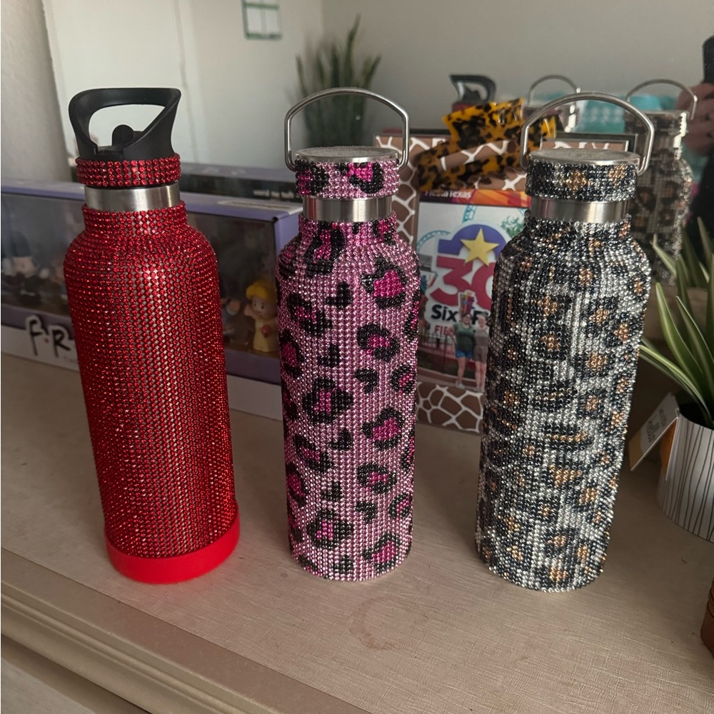 Tomo Water Bottles - like new